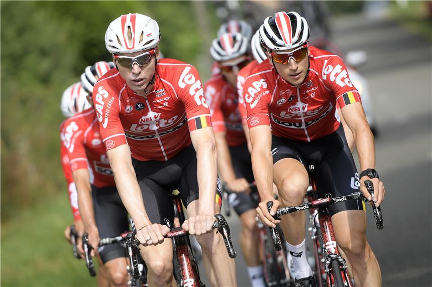 Marcel Sieberg gibt interessante Einblicke in das Fahrerfeld der Tour de France Marcel Sieberg (l.) ist derzeit bei der Tour de France unterwegs. Mit einer Kamera. die unterhalb des Lenkers befestigt wurde, verschaffte er einen interessanten Einblick in das Fahrerfeld.