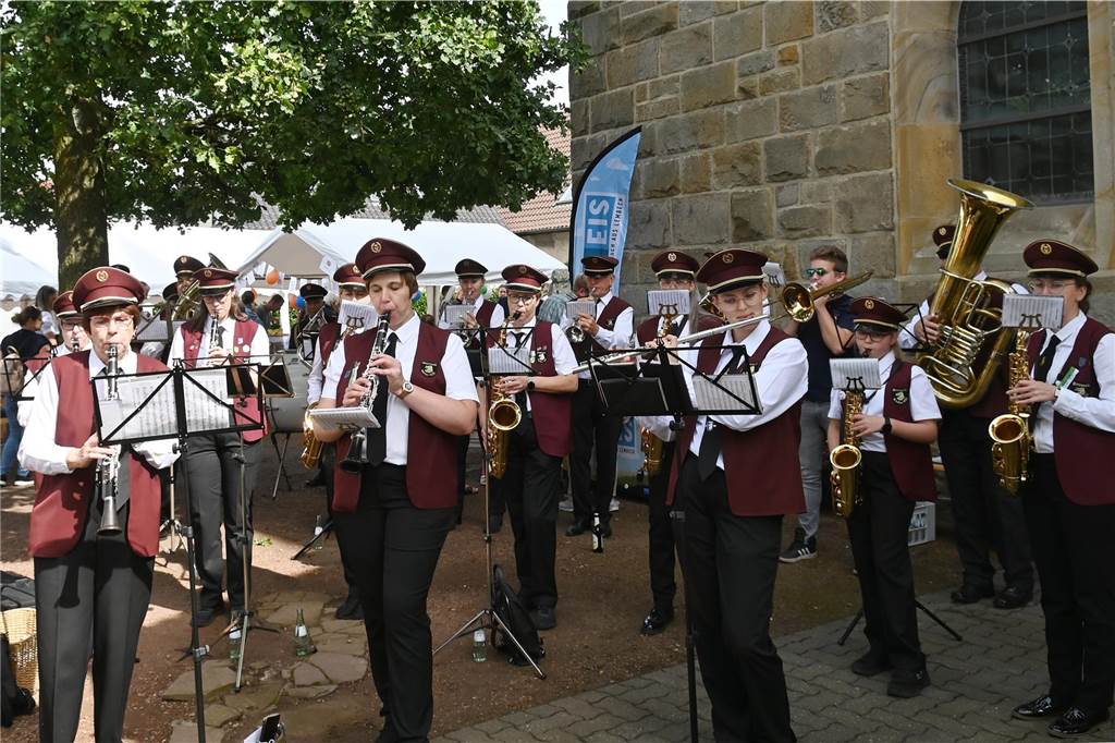 03.09.2023 Foto Bludau Dorsten - Die St. Matthäus Kirche feierte ein großes Fest zum 850 Jahre Jubiläum. Mit Messe und anschließend Veranstaltung vor der Kirche in Wulfen.