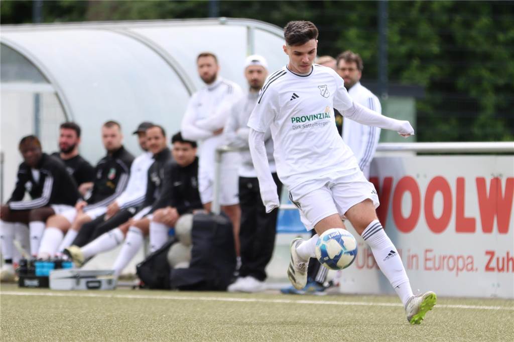 1. Platz: Alex Covit, SC Fröndenberg (Rückrunde)/FC Romania Unita (Hinrunde): 50 Tore / Torschützenkönig der B2