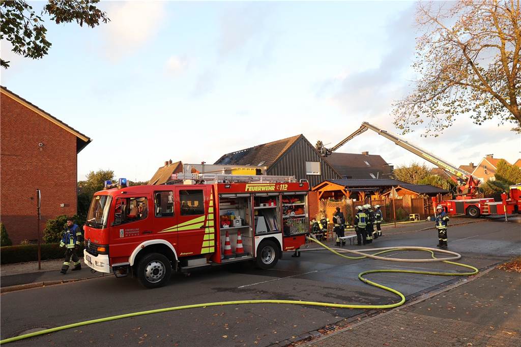 Brand und Großeinsatz an Körnerstraße: „Es war erschreckend“ Feuerwehreinsatz am Haus