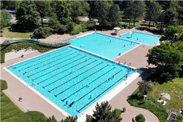 1000 Besucherinnen und Besucher dürfen bei einer Inzidenz unter 35 in das Freibad am Cappenberger See.