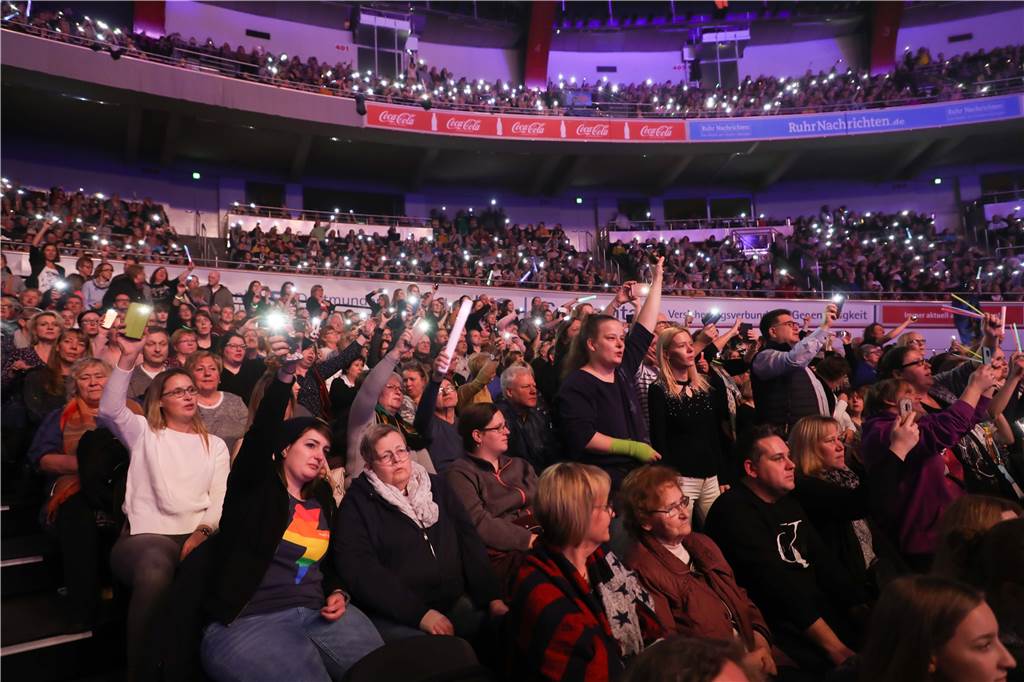 Großes Comeback: 10.000 Fans feiern die Rückkehr der Kelly Family in Dortmund 10.000 Besucher feierten die Kelly Family in der Dortmunder Westfalenhalle.