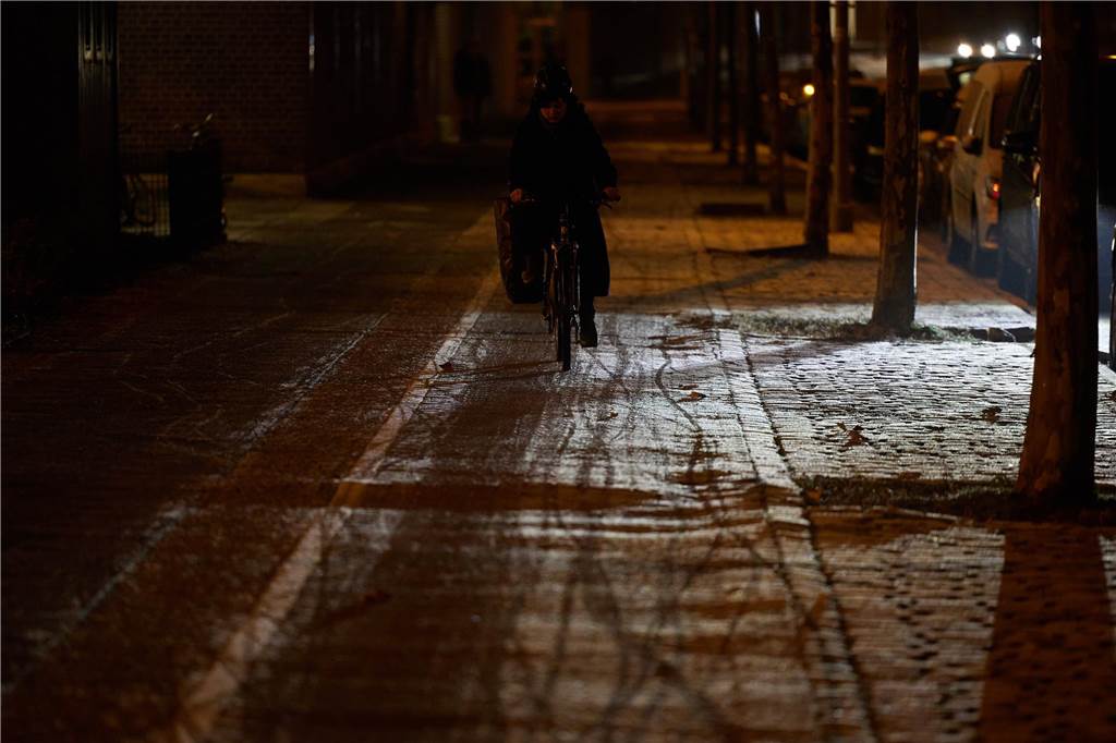 Glatte Straßen sorgten für Unfälle und Einschränkungen auf den Straßen Glatte Straßen sorgten für Unfälle und Einschränkungen auf den Straßen
