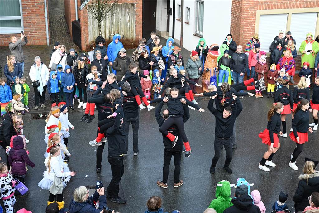 12.02.2024 - Raesfeld - Foto Bludau: Der Karnevalsumzug am Rosenmontag in Raesfeld 2024