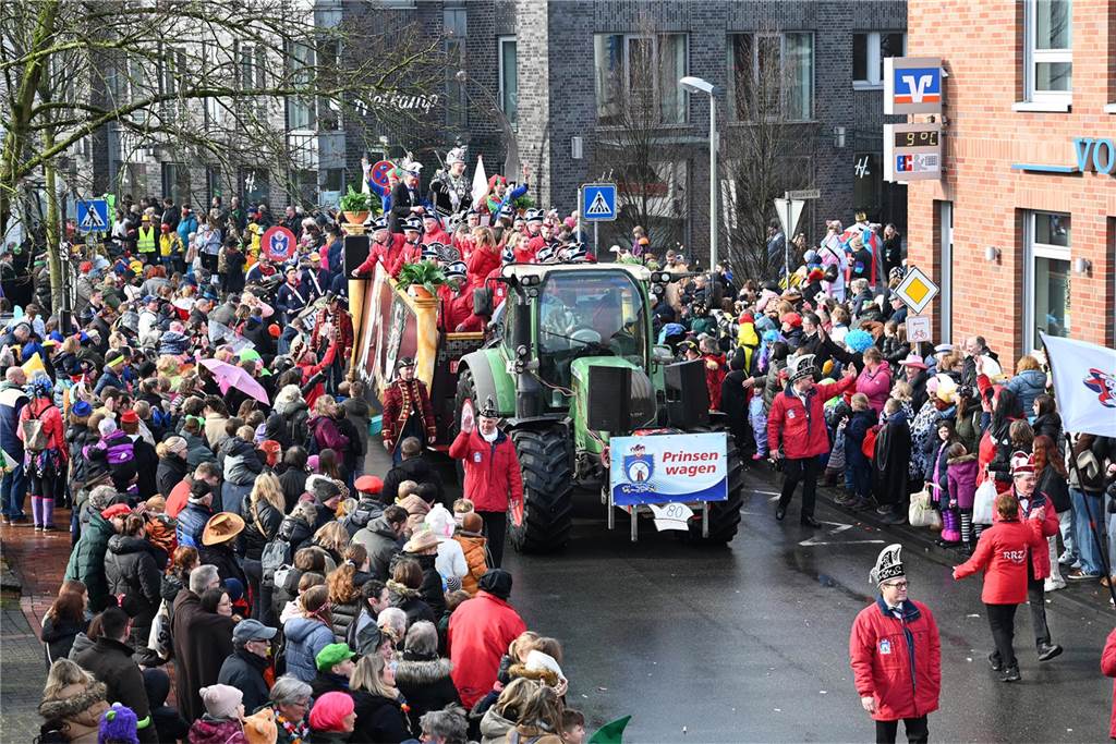 12.02.2024 - Raesfeld - Foto Bludau: Der Karnevalsumzug am Rosenmontag in Raesfeld 2024