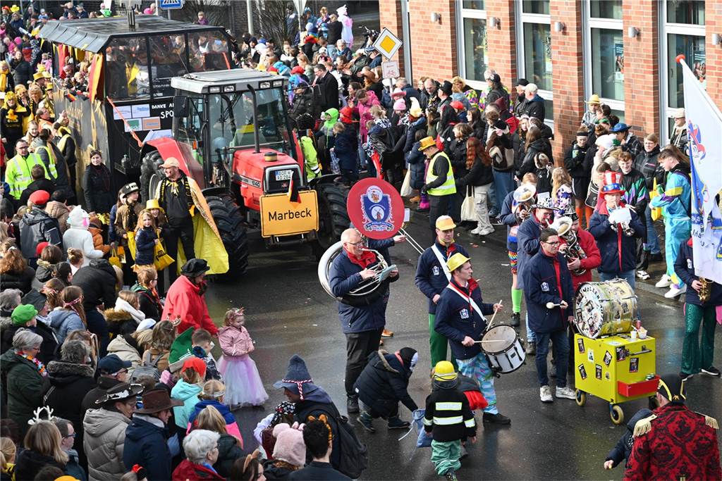 12.02.2024 - Raesfeld - Foto Bludau: Der Karnevalsumzug am Rosenmontag in Raesfeld 2024