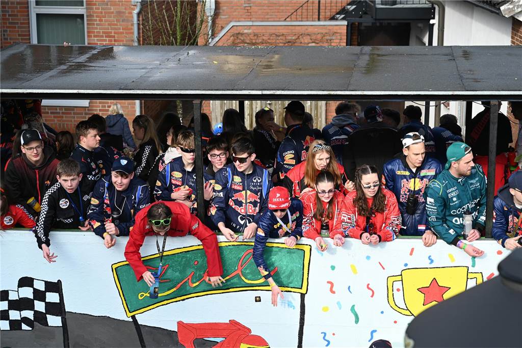 12.02.2024 - Raesfeld - Foto Bludau: Der Karnevalsumzug am Rosenmontag in Raesfeld 2024