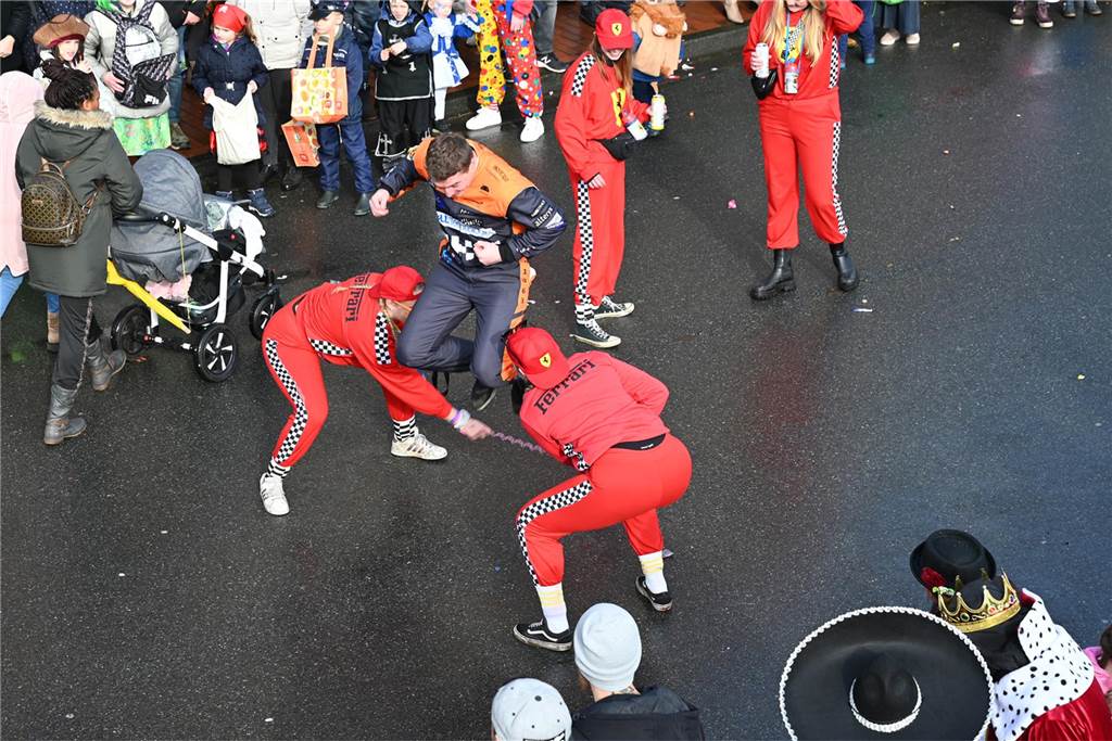 12.02.2024 - Raesfeld - Foto Bludau: Der Karnevalsumzug am Rosenmontag in Raesfeld 2024
