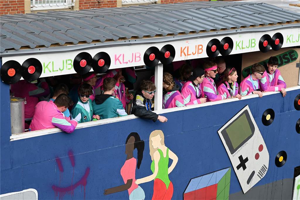 12.02.2024 - Raesfeld - Foto Bludau: Der Karnevalsumzug am Rosenmontag in Raesfeld 2024
