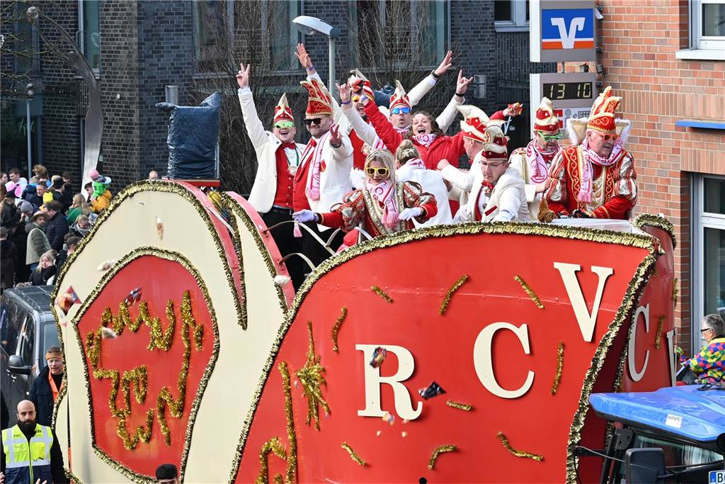 12.02.2024 - Raesfeld - Foto Bludau: Der Karnevalsumzug am Rosenmontag in Raesfeld 2024