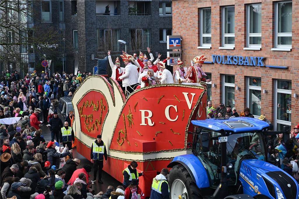 12.02.2024 - Raesfeld - Foto Bludau: Der Karnevalsumzug am Rosenmontag in Raesfeld 2024