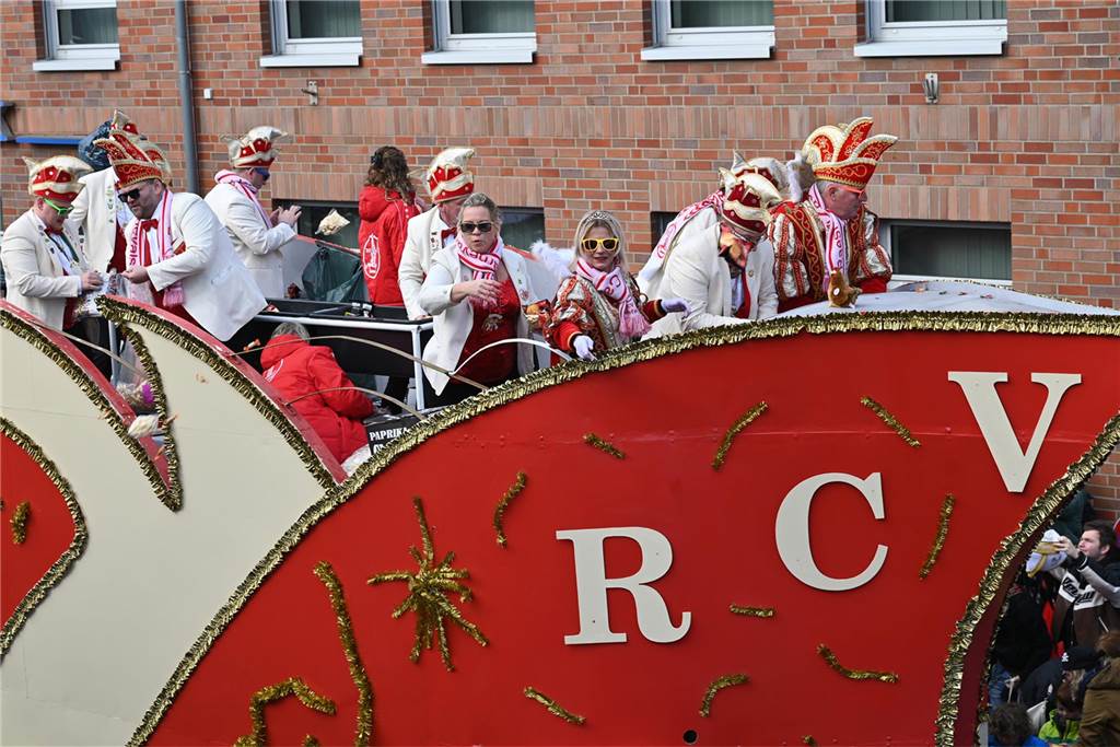 12.02.2024 - Raesfeld - Foto Bludau: Der Karnevalsumzug am Rosenmontag in Raesfeld 2024