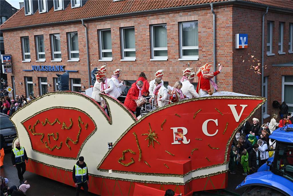 12.02.2024 - Raesfeld - Foto Bludau: Der Karnevalsumzug am Rosenmontag in Raesfeld 2024