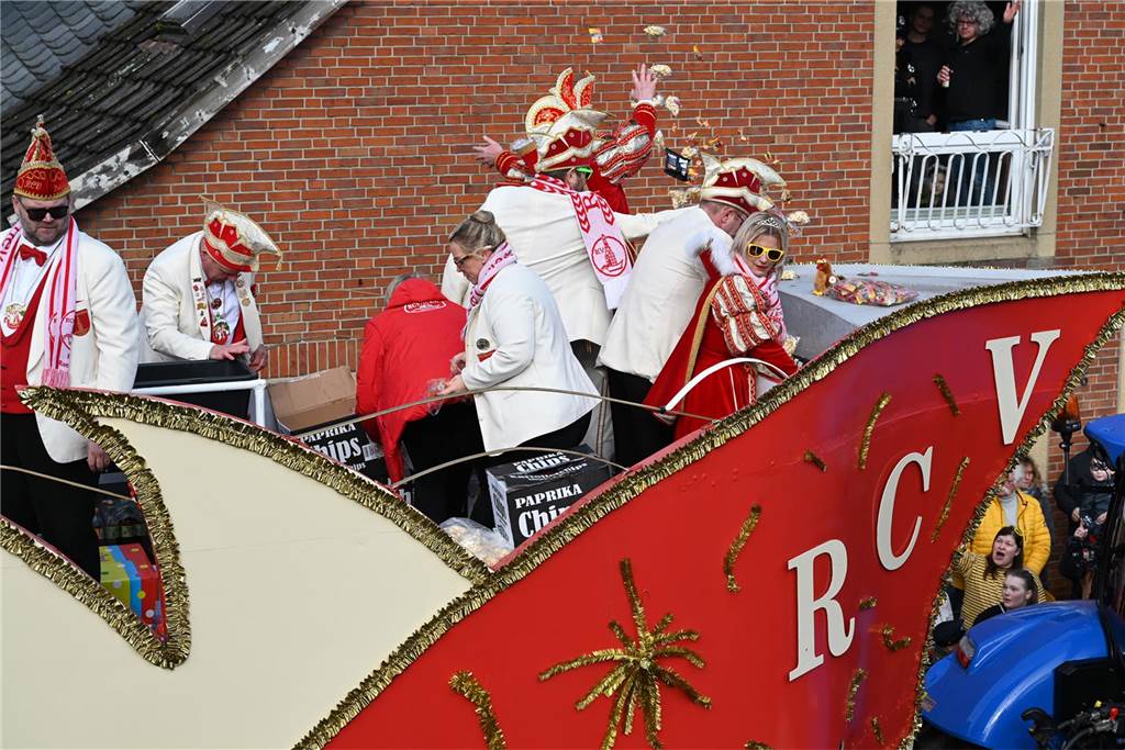 12.02.2024 - Raesfeld - Foto Bludau: Der Karnevalsumzug am Rosenmontag in Raesfeld 2024