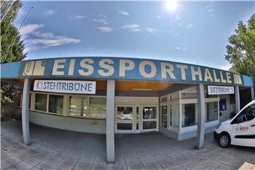 12,5 Millionen Euro soll es kosten, die Eishalle zu sanieren, damit sie wieder genutzt werden kann. Und das wäre nur die günstigste Variante.