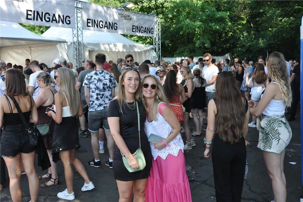 12.500 Leute feierten ausgelassen beim Sunset Beach Festival 2023 in Haltern am See.