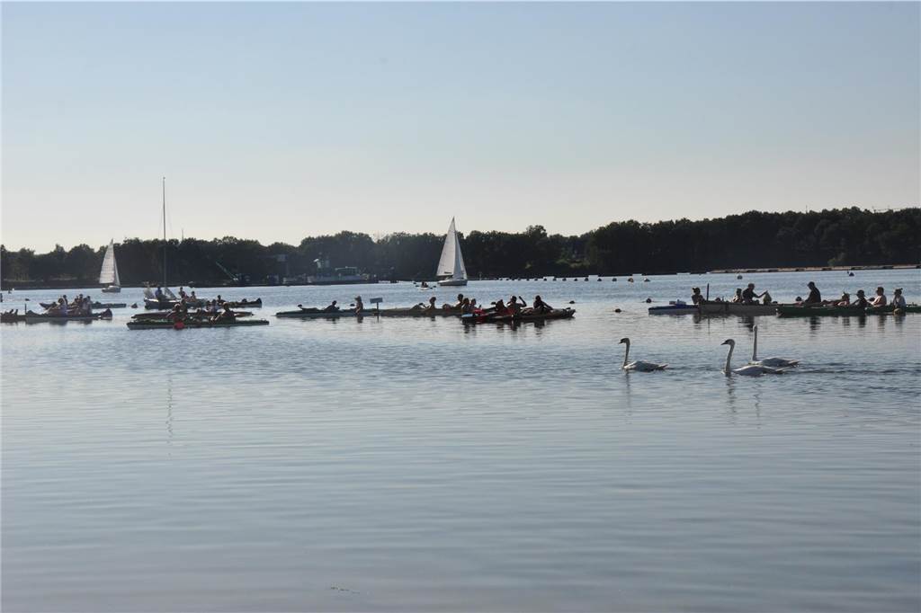 12.500 Leute feierten ausgelassen beim Sunset Beach Festival 2023 in Haltern am See.