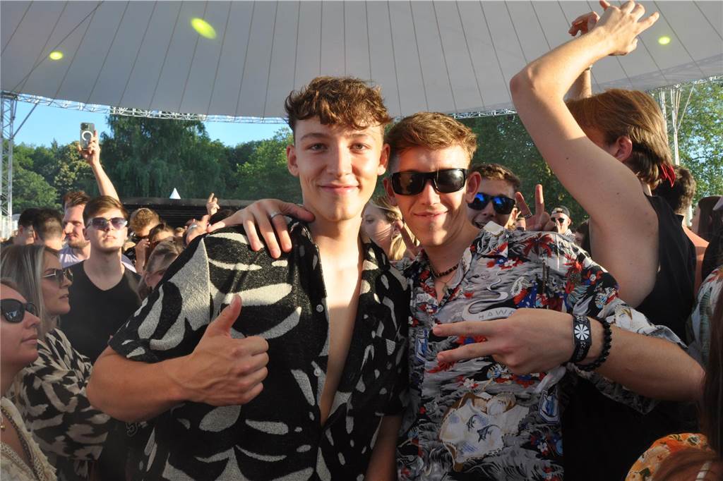 12.500 Leute feierten ausgelassen beim Sunset Beach Festival 2023 in Haltern am See.