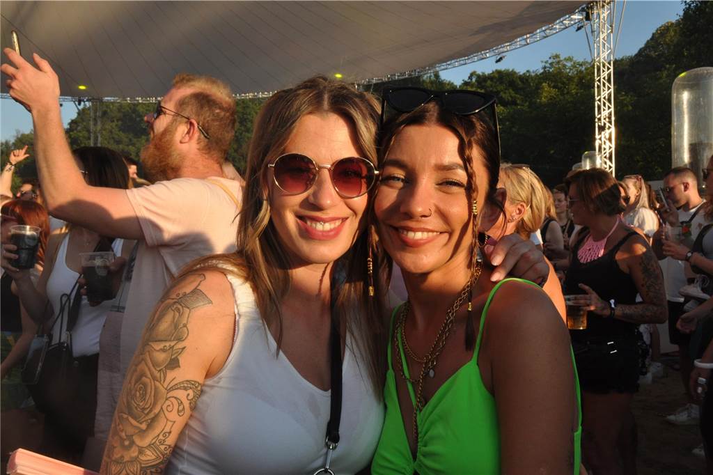 12.500 Leute feierten ausgelassen beim Sunset Beach Festival 2023 in Haltern am See.