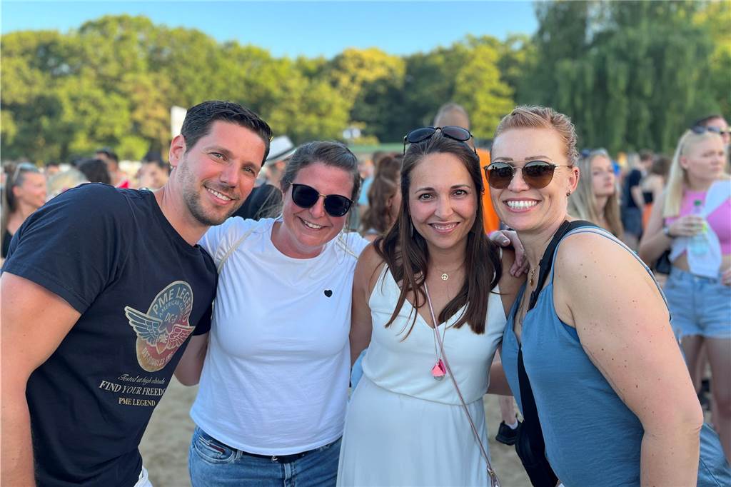 12.500 Leute feierten ausgelassen beim Sunset Beach Festival 2023 in Haltern am See.