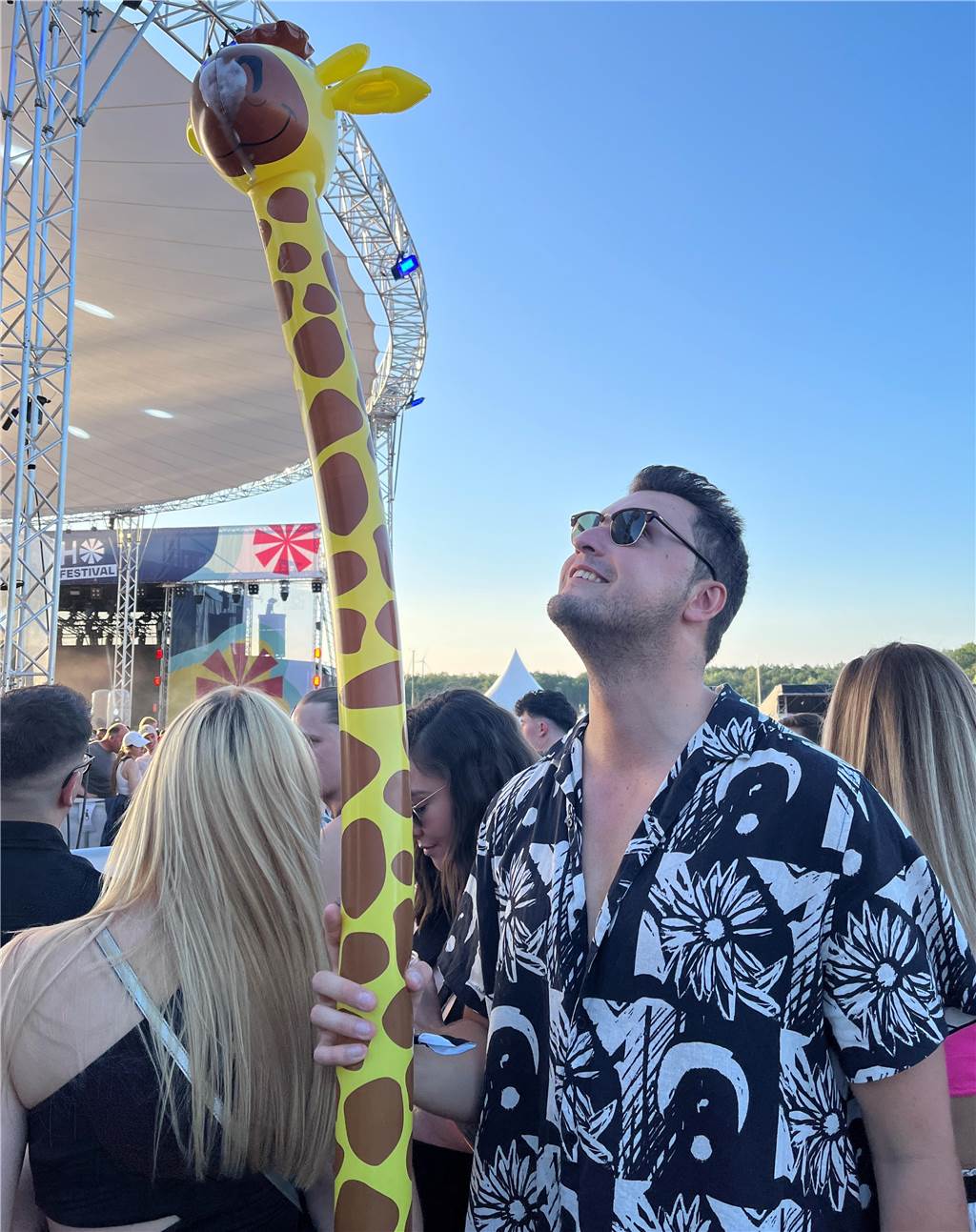 12.500 Leute feierten ausgelassen beim Sunset Beach Festival 2023 in Haltern am See.