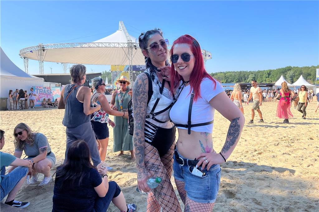 12.500 Leute feierten ausgelassen beim Sunset Beach Festival 2023 in Haltern am See.