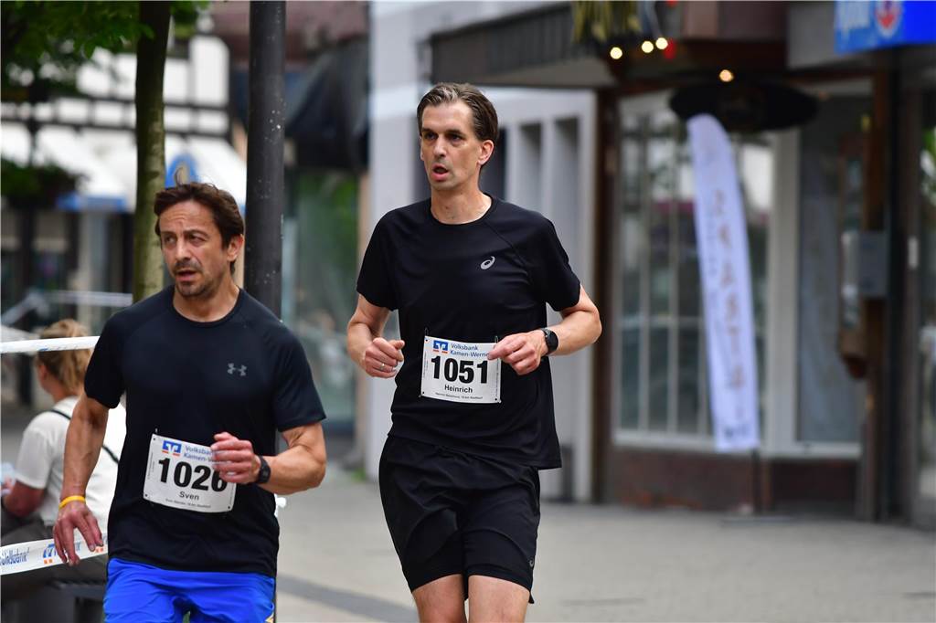 1263 Läuferinnen und Läufer waren beim 22. Werner Stadtlauf über die verschiedenen Distanzen gemeldet. David Schafflick (Running Crew Münster) holte sich den Sieg über die Fünf- und Zehn-Kilometer-Distanz.