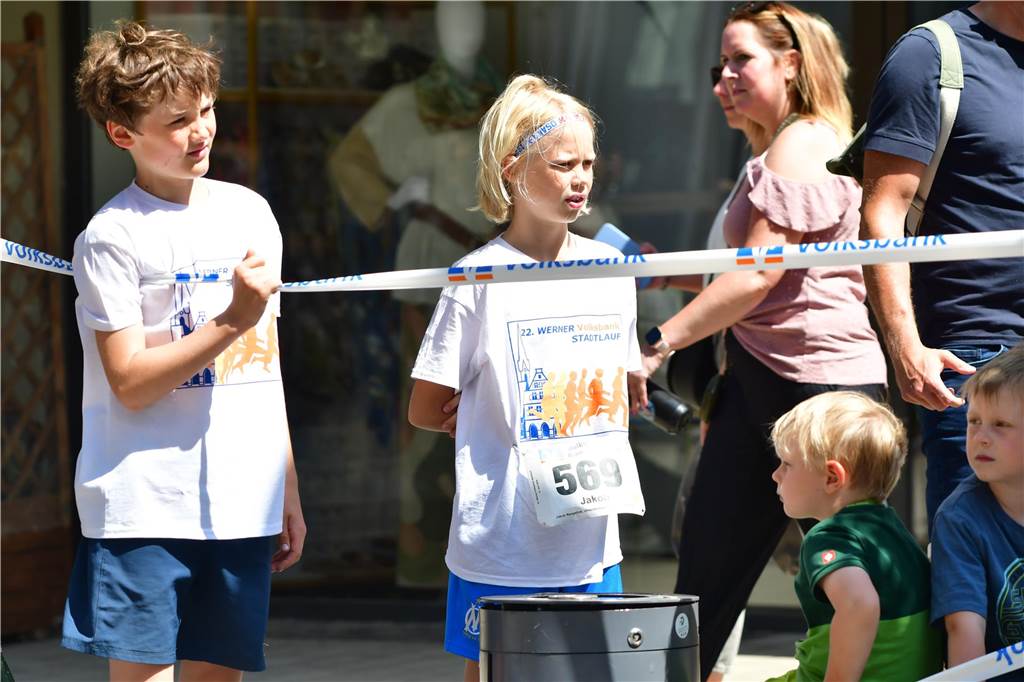 1263 Läuferinnen und Läufer waren beim 22. Werner Stadtlauf über die verschiedenen Distanzen gemeldet. David Schafflick (Running Crew Münster) holte sich den Sieg über die Fünf- und Zehn-Kilometer-Distanz.