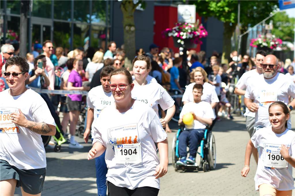 1263 Läuferinnen und Läufer waren beim 22. Werner Stadtlauf über die verschiedenen Distanzen gemeldet. David Schafflick (Running Crew Münster) holte sich den Sieg über die Fünf- und Zehn-Kilometer-Distanz.