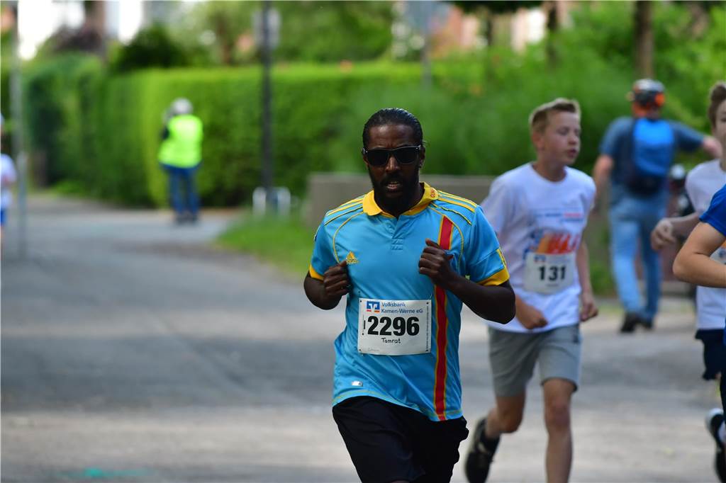 1263 Läuferinnen und Läufer waren beim 22. Werner Stadtlauf über die verschiedenen Distanzen gemeldet. David Schafflick (Running Crew Münster) holte sich den Sieg über die Fünf- und Zehn-Kilometer-Distanz.