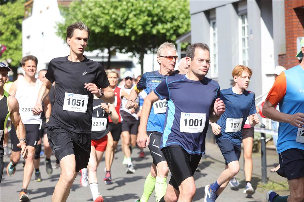 1263 Läuferinnen und Läufer waren beim 22. Werner Stadtlauf über die verschiedenen Distanzen gemeldet. David Schafflick (Running Crew Münster) holte sich den Sieg über die Fünf- und Zehn-Kilometer-Distanz.