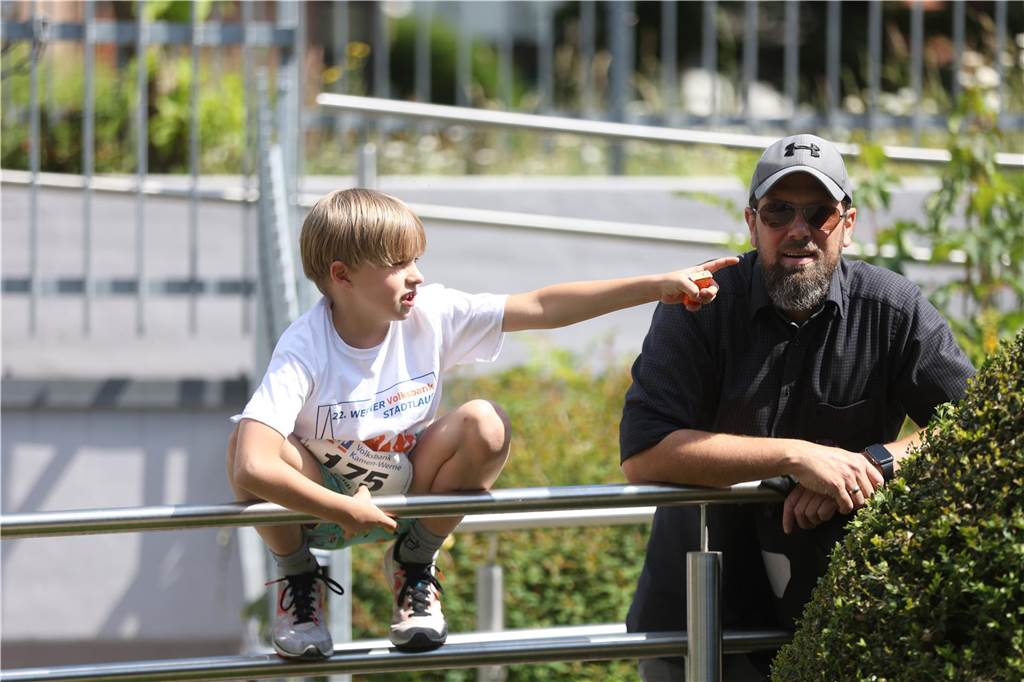 1263 Läuferinnen und Läufer waren beim 22. Werner Stadtlauf über die verschiedenen Distanzen gemeldet. David Schafflick (Running Crew Münster) holte sich den Sieg über die Fünf- und Zehn-Kilometer-Distanz.