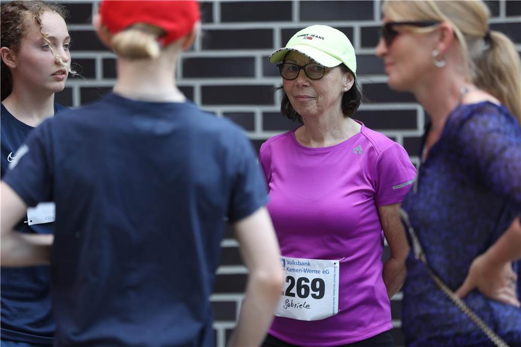 1263 Läuferinnen und Läufer waren beim 22. Werner Stadtlauf über die verschiedenen Distanzen gemeldet. David Schafflick (Running Crew Münster) holte sich den Sieg über die Fünf- und Zehn-Kilometer-Distanz.