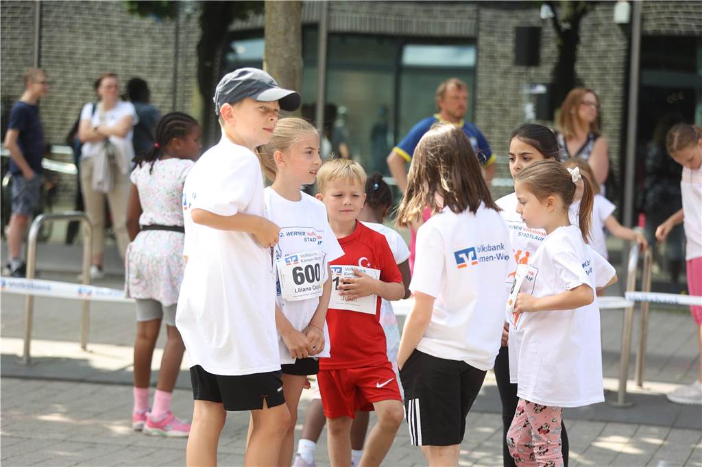 1263 Läuferinnen und Läufer waren beim 22. Werner Stadtlauf über die verschiedenen Distanzen gemeldet. David Schafflick (Running Crew Münster) holte sich den Sieg über die Fünf- und Zehn-Kilometer-Distanz.