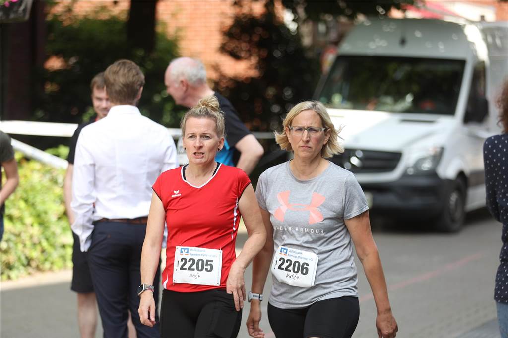 1263 Läuferinnen und Läufer waren beim 22. Werner Stadtlauf über die verschiedenen Distanzen gemeldet. David Schafflick (Running Crew Münster) holte sich den Sieg über die Fünf- und Zehn-Kilometer-Distanz.