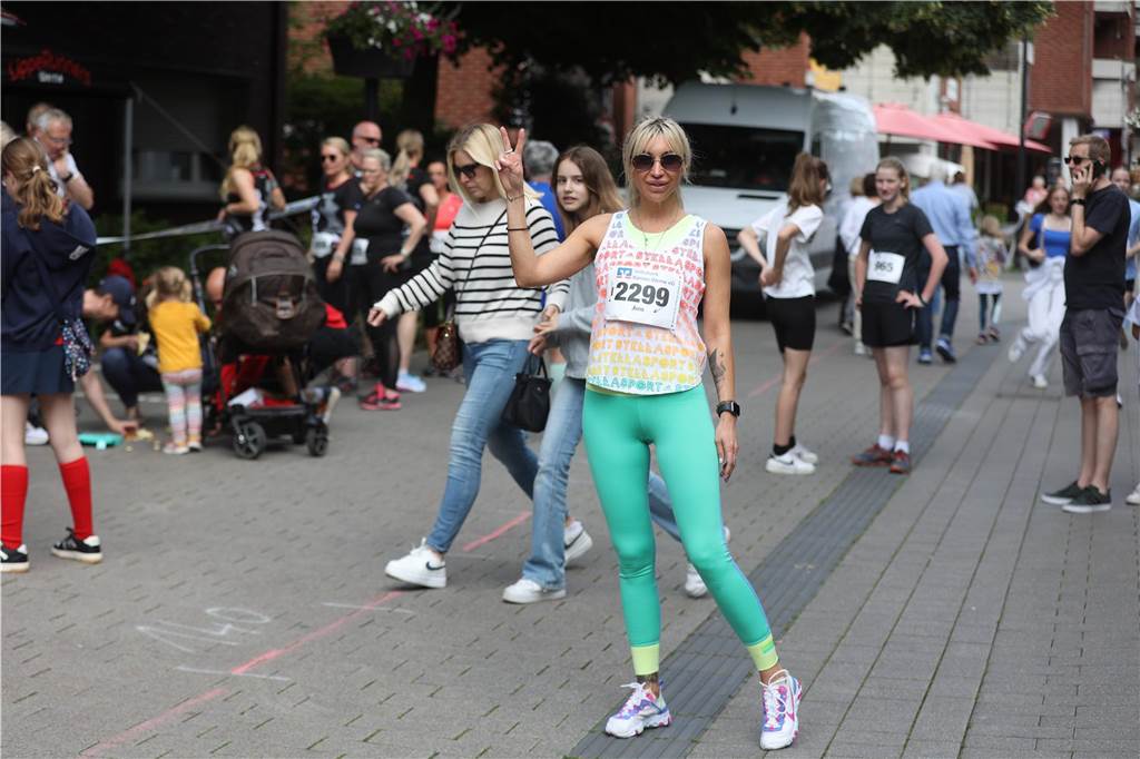 1263 Läuferinnen und Läufer waren beim 22. Werner Stadtlauf über die verschiedenen Distanzen gemeldet. David Schafflick (Running Crew Münster) holte sich den Sieg über die Fünf- und Zehn-Kilometer-Distanz.