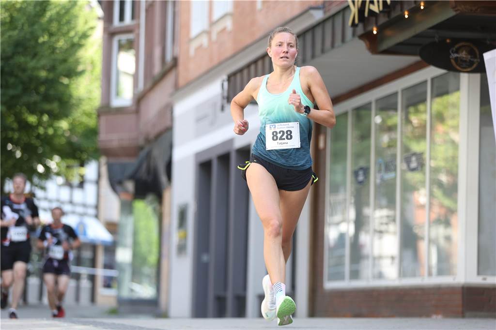1263 Läuferinnen und Läufer waren beim 22. Werner Stadtlauf über die verschiedenen Distanzen gemeldet. David Schafflick (Running Crew Münster) holte sich den Sieg über die Fünf- und Zehn-Kilometer-Distanz.