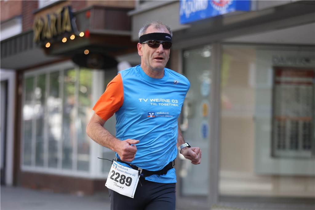 1263 Läuferinnen und Läufer waren beim 22. Werner Stadtlauf über die verschiedenen Distanzen gemeldet. David Schafflick (Running Crew Münster) holte sich den Sieg über die Fünf- und Zehn-Kilometer-Distanz.