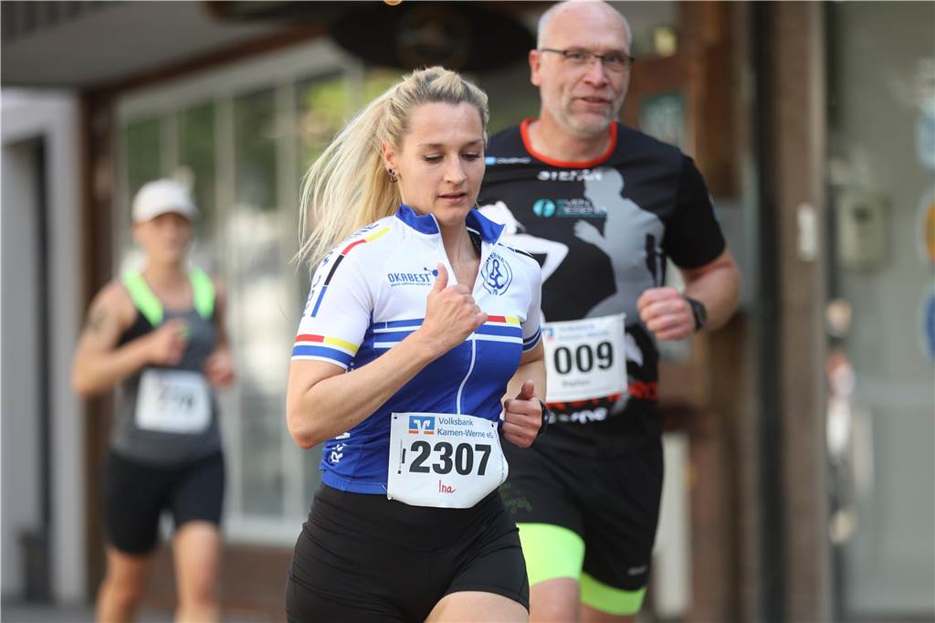 1263 Läuferinnen und Läufer waren beim 22. Werner Stadtlauf über die verschiedenen Distanzen gemeldet. David Schafflick (Running Crew Münster) holte sich den Sieg über die Fünf- und Zehn-Kilometer-Distanz.