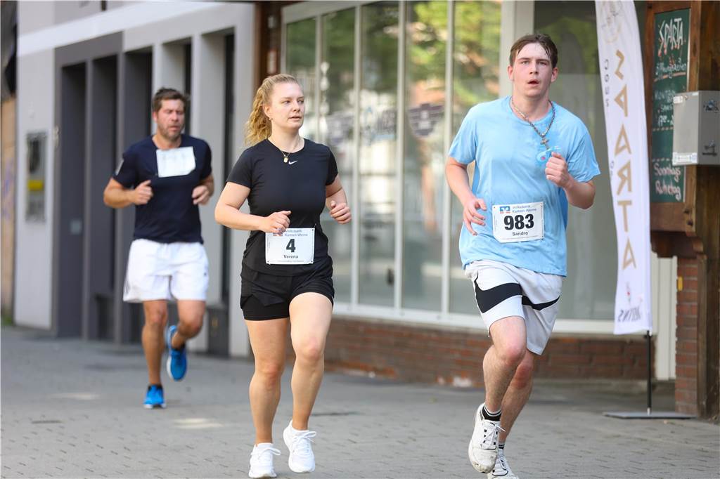 1263 Läuferinnen und Läufer waren beim 22. Werner Stadtlauf über die verschiedenen Distanzen gemeldet. David Schafflick (Running Crew Münster) holte sich den Sieg über die Fünf- und Zehn-Kilometer-Distanz.