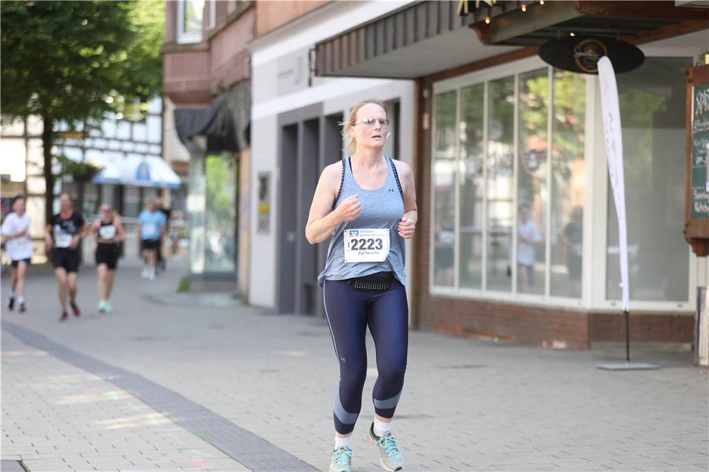 1263 Läuferinnen und Läufer waren beim 22. Werner Stadtlauf über die verschiedenen Distanzen gemeldet. David Schafflick (Running Crew Münster) holte sich den Sieg über die Fünf- und Zehn-Kilometer-Distanz.