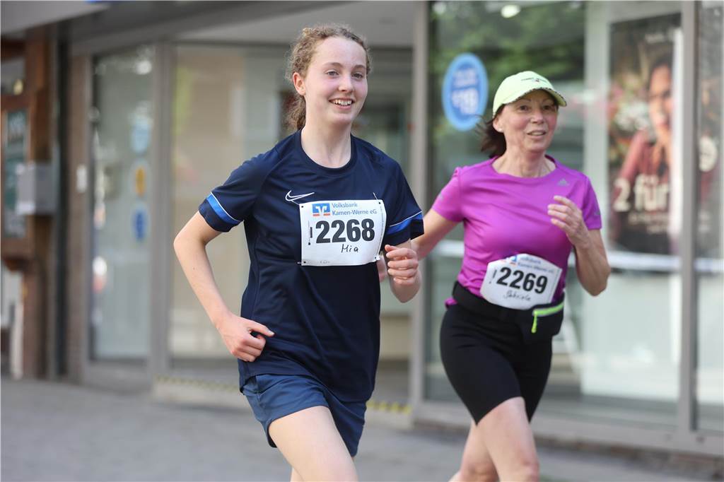 1263 Läuferinnen und Läufer waren beim 22. Werner Stadtlauf über die verschiedenen Distanzen gemeldet. David Schafflick (Running Crew Münster) holte sich den Sieg über die Fünf- und Zehn-Kilometer-Distanz.