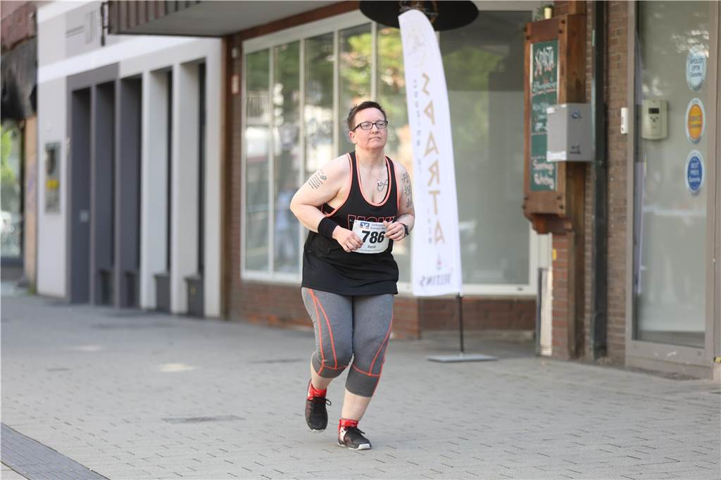 1263 Läuferinnen und Läufer waren beim 22. Werner Stadtlauf über die verschiedenen Distanzen gemeldet. David Schafflick (Running Crew Münster) holte sich den Sieg über die Fünf- und Zehn-Kilometer-Distanz.