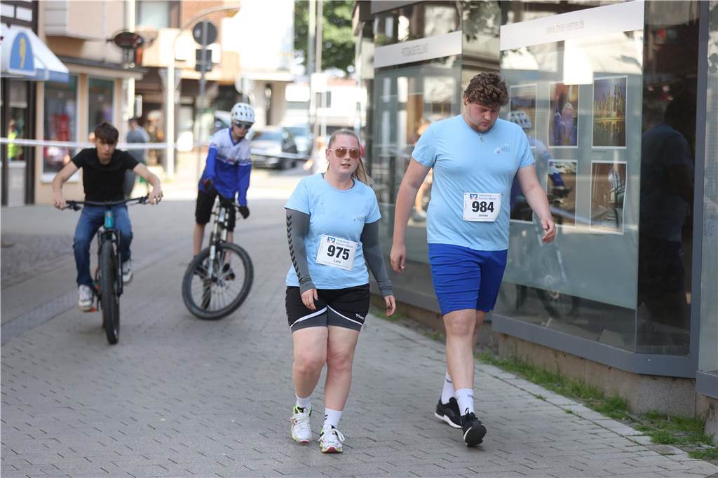 1263 Läuferinnen und Läufer waren beim 22. Werner Stadtlauf über die verschiedenen Distanzen gemeldet. David Schafflick (Running Crew Münster) holte sich den Sieg über die Fünf- und Zehn-Kilometer-Distanz.