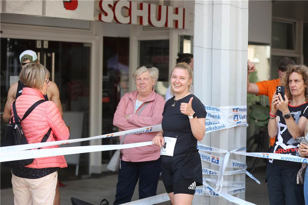 1263 Läuferinnen und Läufer waren beim 22. Werner Stadtlauf über die verschiedenen Distanzen gemeldet. David Schafflick (Running Crew Münster) holte sich den Sieg über die Fünf- und Zehn-Kilometer-Distanz.
