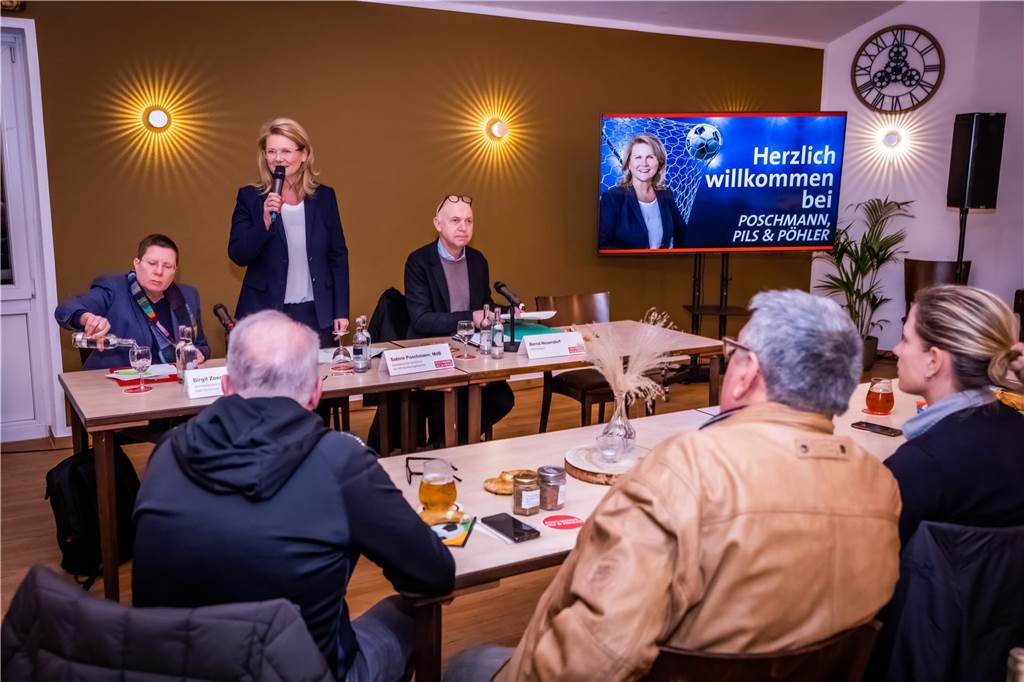 13.02.2023 Dortmund City - Poschmann Pils u Poehler Talk im Biercafe West mit DFB Praesident Bernd Neunendorf - Sabine Poschmann - Foto Stephan Schuetze