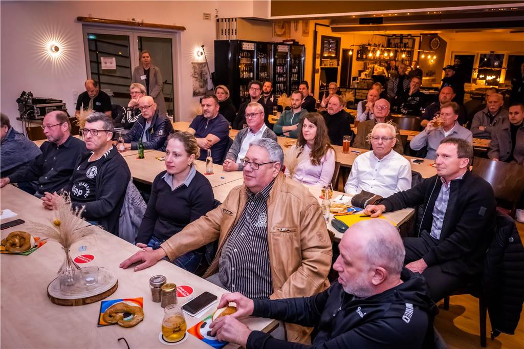 13.02.2023 Dortmund City - Poschmann Pils u Poehler Talk im Biercafe West mit DFB Praesident Bernd Neunendorf - Sabine Poschmann - Foto Stephan Schuetze