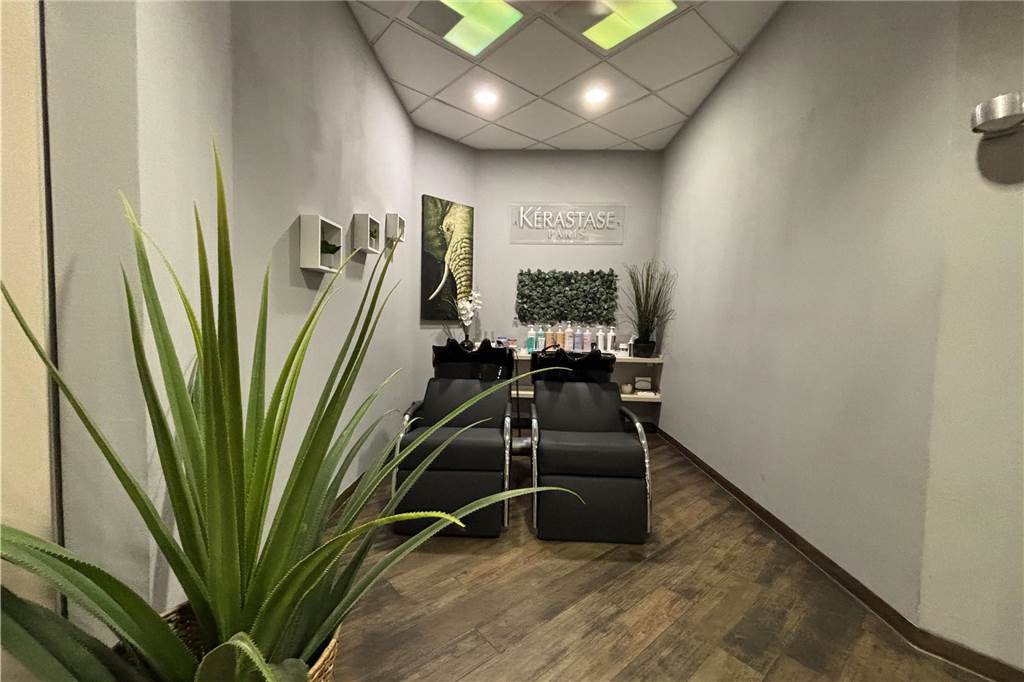 Blick in eine Nische des Salons von Coiffeur Schäfer in Dortmund-Mengede. 