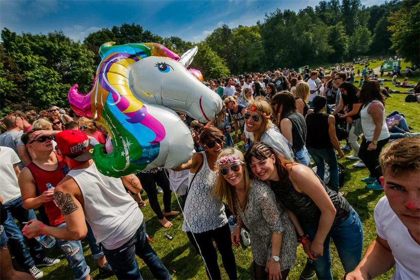 Auf diese Festivals kann sich Dortmund 2016 freuen 15.000 Besucher kamen am Sonntag zum Pollerwiesen-Festival und feierten bis in den späten Abend.