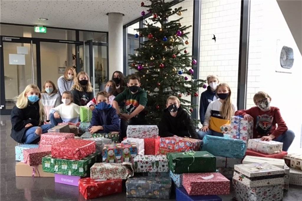 Keine Geschenke zu Weihnachten: 130 Päckchen für bedürftige Kinder können nicht verteilt werden 163 Päckchen, so viele wie noch nie seit Beginn der Aktion, haben die AFG-Schüler für bedürftige Kinder gepackt.